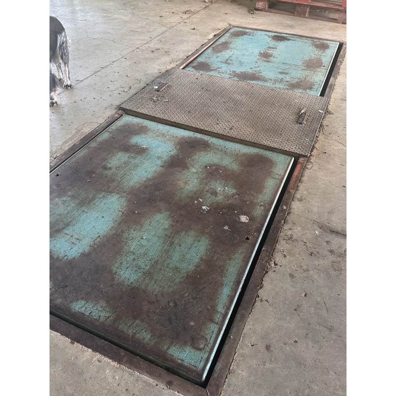 2 tables élévatrices palettiseur, année 2008